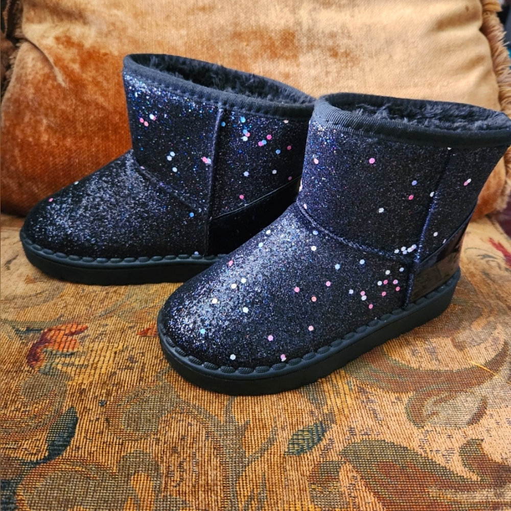👧 Girls Faux Fur-Lined Boots👢